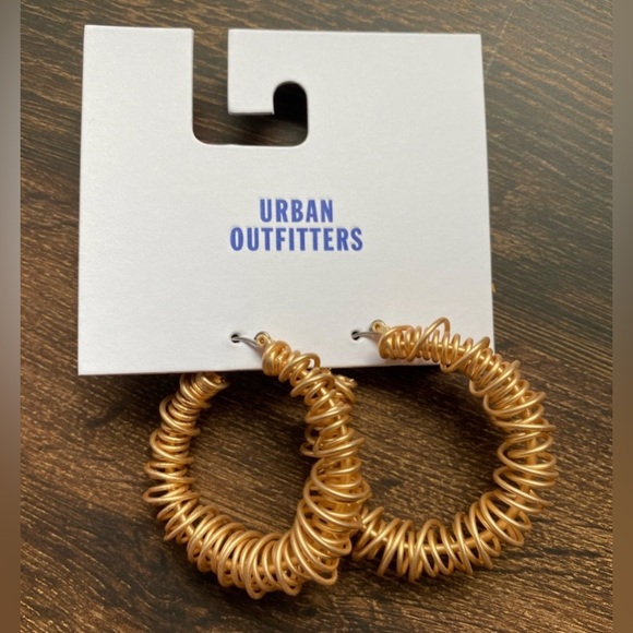 Urban Outfitters | Adara Spiral Hoop Earring Gold Earrings NWT - Picture 4 of 5